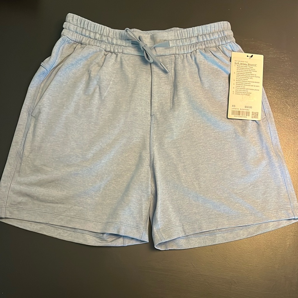 Men’s XS Lululemon Athletica Light Blue Athletic Shorts with Elastic Waistband
